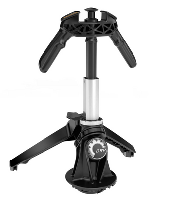 Linq Retractable Ski Pylon